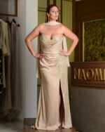 Vestito lungo con spacco e paillettes