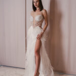 White Swan – Abito couture con piume