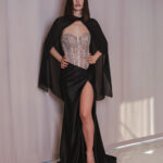 Noir Prestige – Abito con mantella